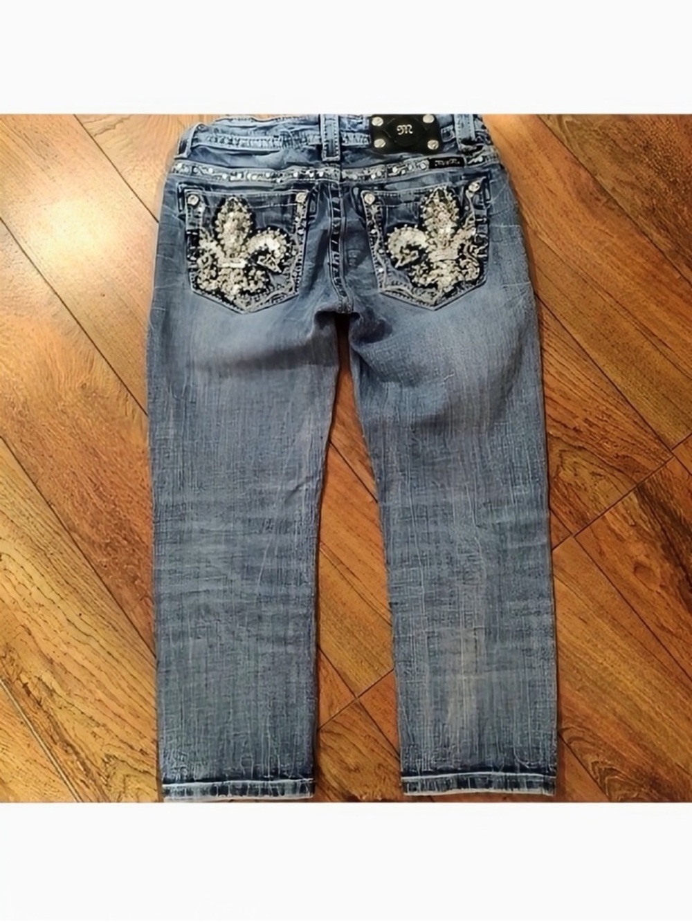 Gorgeous Vintage Y2K Miss Me Cuffed Capri Jeans Fleur-de-Lis Pockets 20” Inseam
